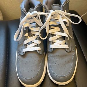grey jordans! fit size 6.5 in women’s